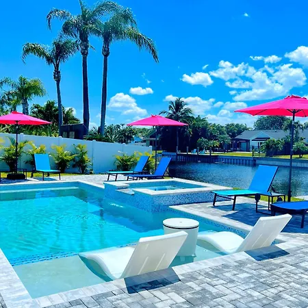 New Stunning Delray Waterfront Oasis - Heated Pool, Spa, Canal, Dock, Huge Patio, Pool Table!